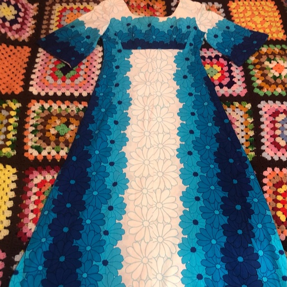 Vintage Dresses & Skirts - Vintage Vibrant Floral Hawaiian Maxi Dress